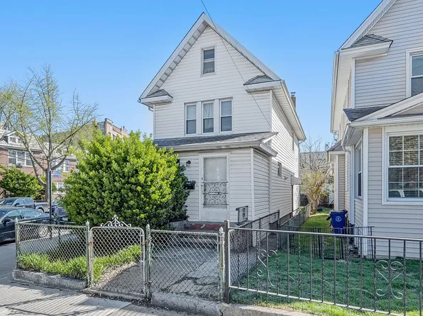 59-34 41st Ave, Woodside, NY 11377