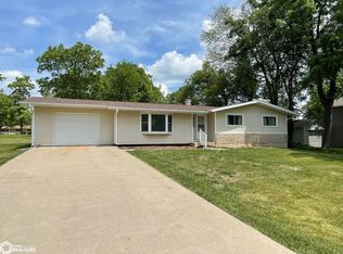 205 E 4th St, Moulton, IA 52572