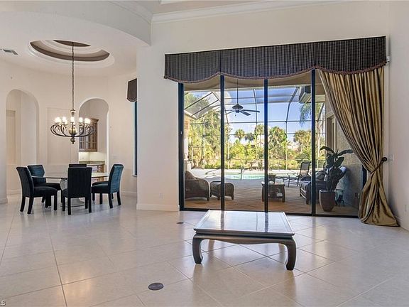 3rd image of 2912 Gardens Blvd