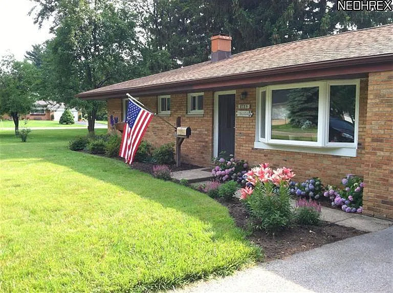 8785 Dogwood Ln photo 1