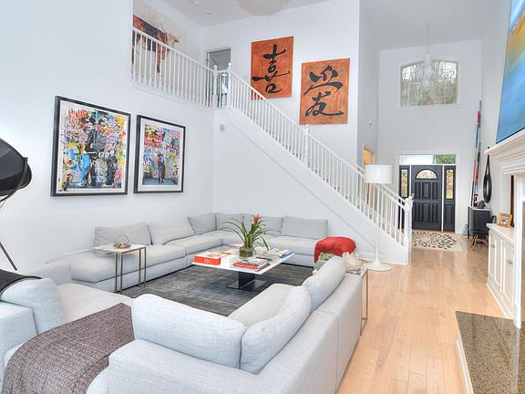 Entry to Living Room