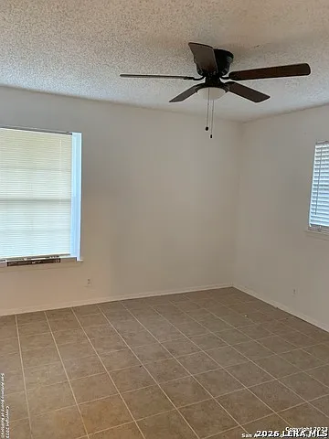 3 bed, 2.0 bath, 1064 sqft, $1,600 — Photo 3