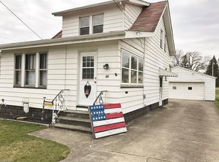 15 W Haywood Blvd, Struthers, OH 44471