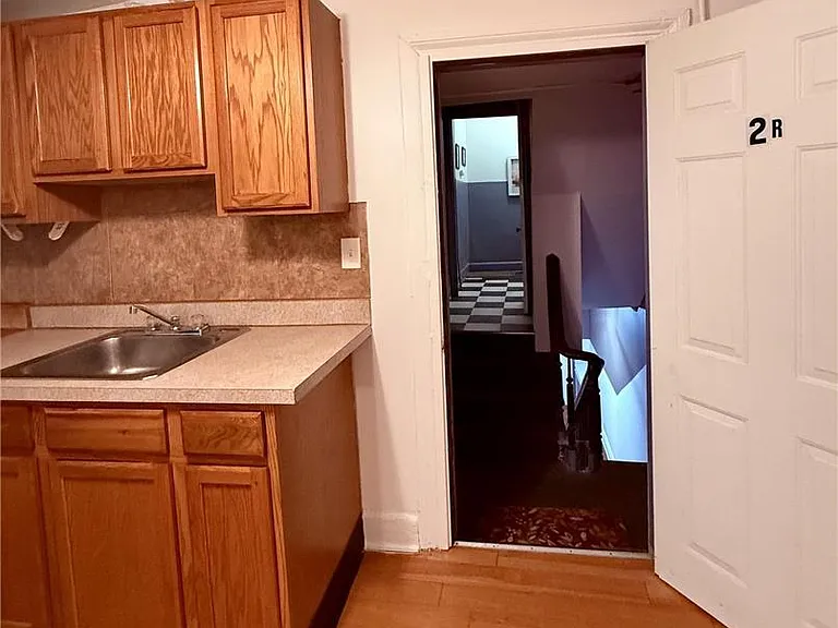 126 N 4th St #2R — Photo 10