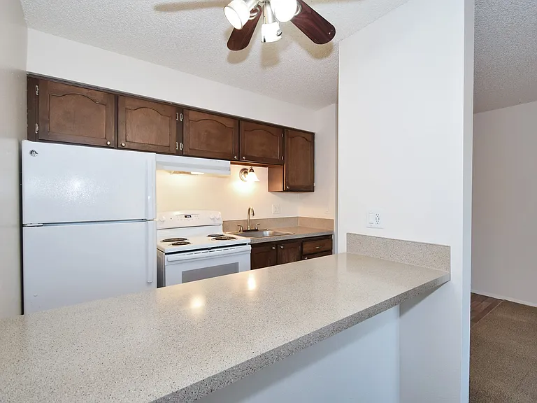 Gardenbrook Apartments — Photo 31