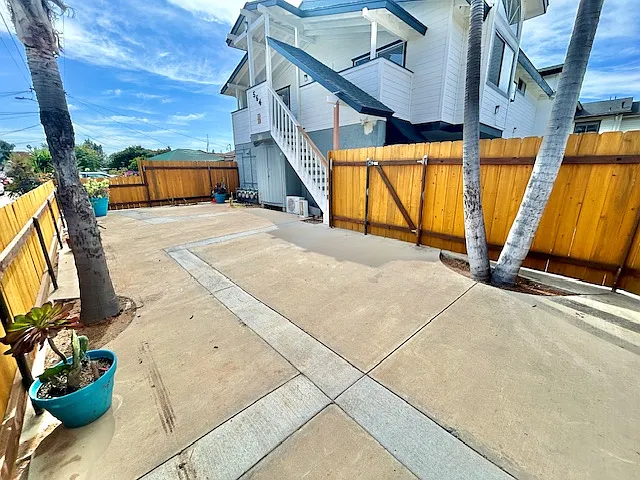 564 Florence St #8 — Photo 22