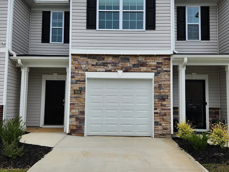 5634 Carrington Ct — Photo 1