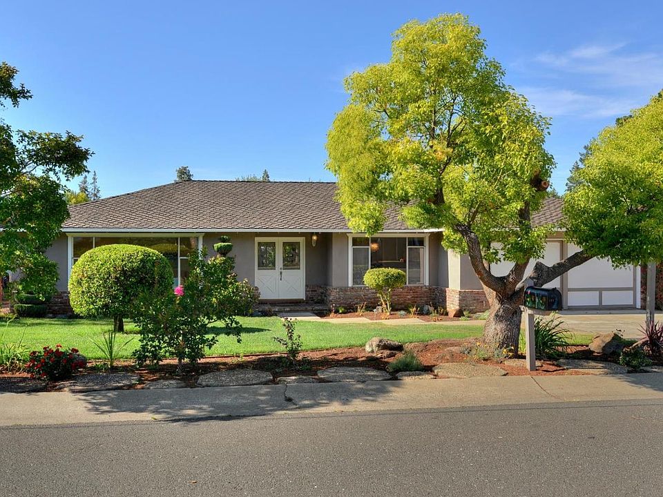 1st image of 209 Yerba Santa Ave
