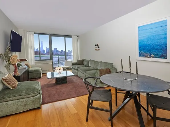 22 W 15th St APT 15A, New York, NY 10011