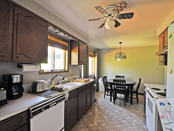 5th image of 15070 SE El Camino Way
