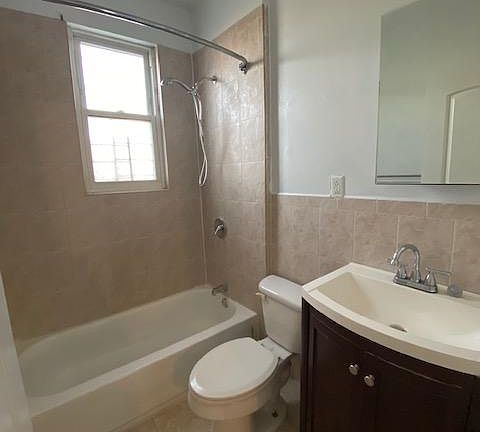 2nd image of 635 Van Nest Ave Floor 2