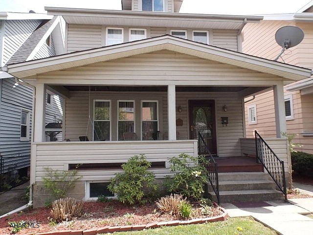 2nd image of 1009 25th Ave