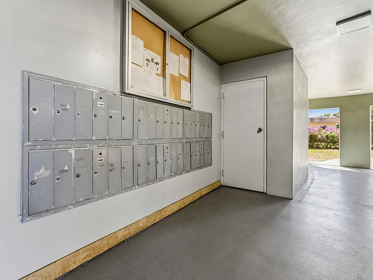 1638 Embassy Dr #208 — Photo 31