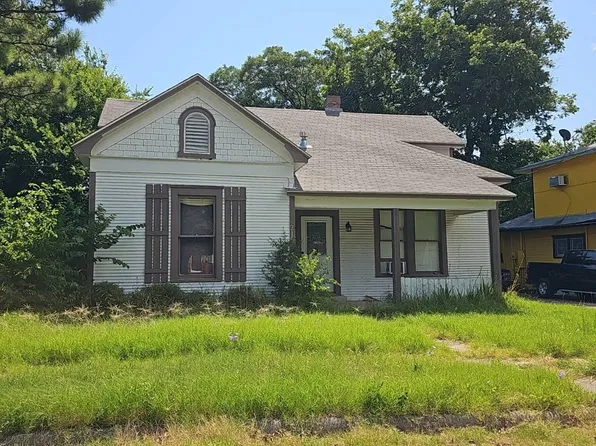 215 S Buffalo Ave, Burleson, TX 76033