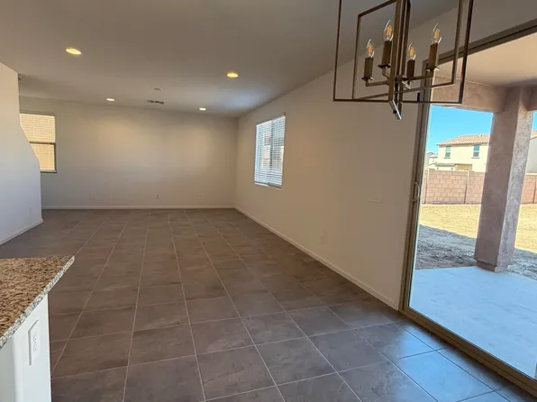 772 W Calle Cubeta, Sahuarita, AZ 85629