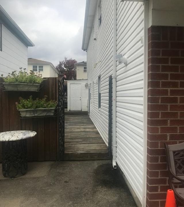 1st image of 17 Hank Pl