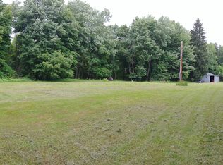 9572 Silica Sand Rd, Garrettsville, OH 44231