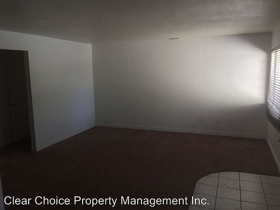 4th image of 1105 Linda Cir