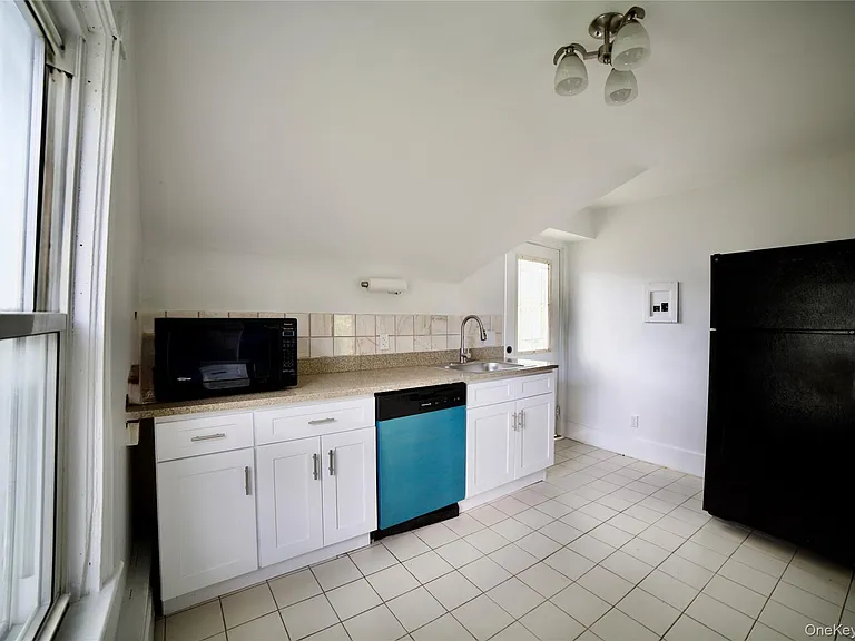 35 S Lawn Ave #3 — Photo 5
