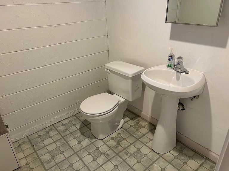 24020 Condon St — Photo 11