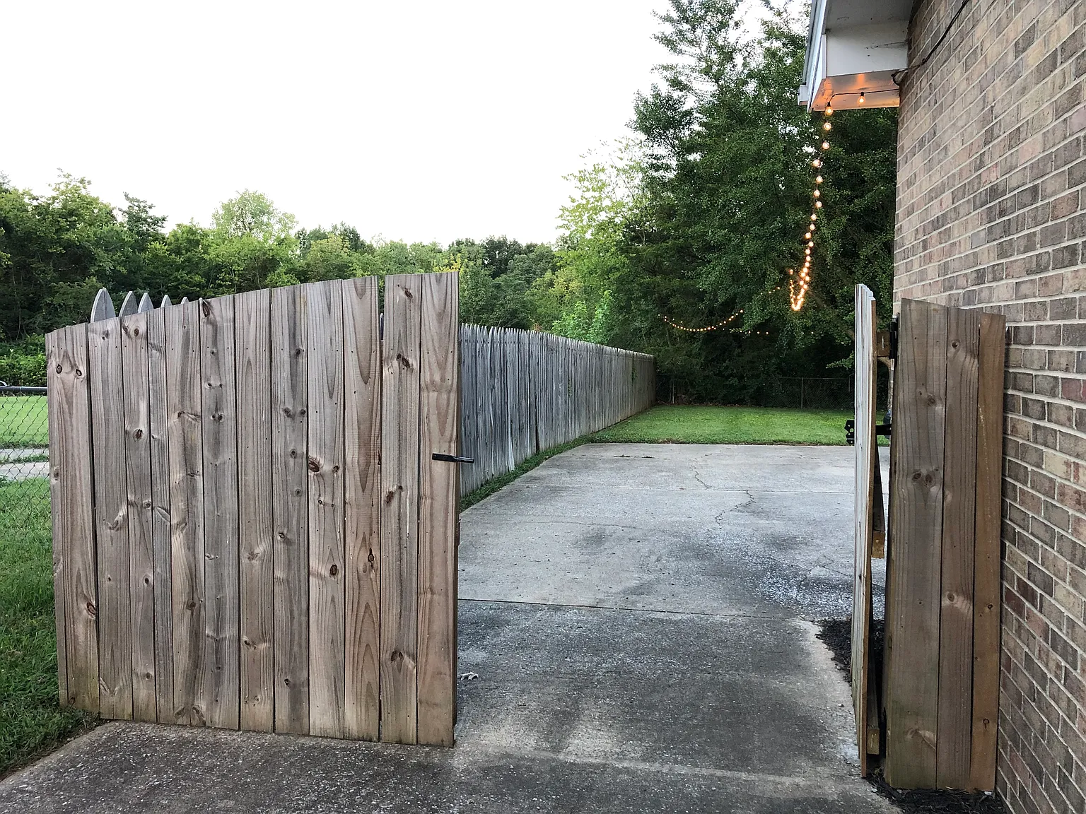 4 bed, 1800 sqft, $2,500 — Photo 4
