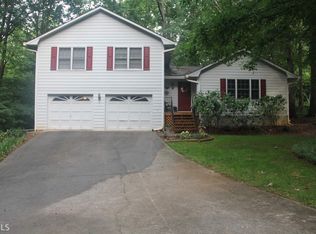 1806 Ridgeway Dr, Lawrenceville, GA 30044