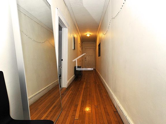 3rd image of 54 Egmont St APT 002