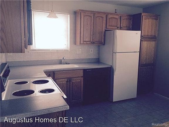 5th image of 35065 Fairchild St