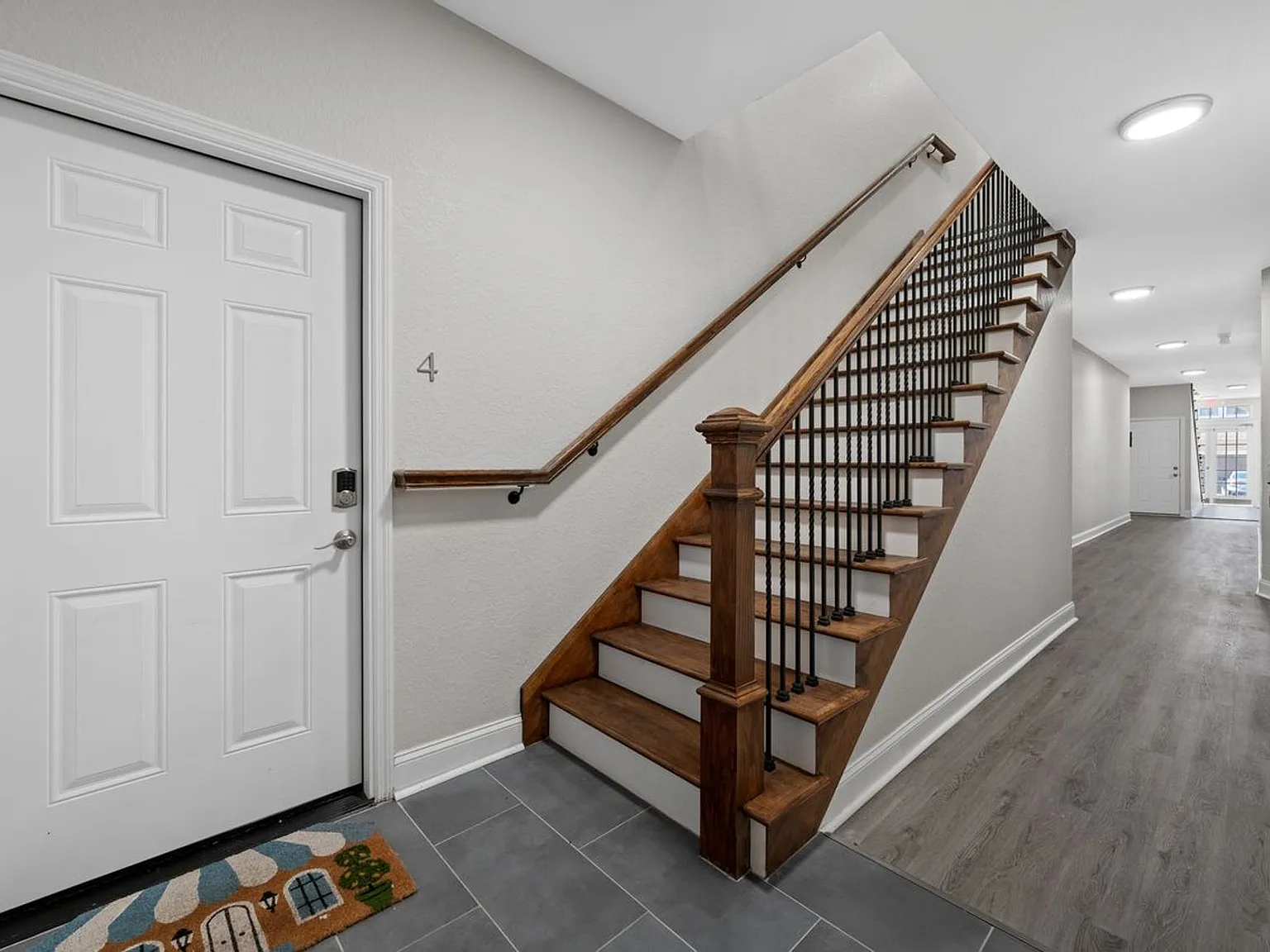 Charming Renovated 1BR/1BA located Steps Away from Bayshore Blvd. — Photo 1