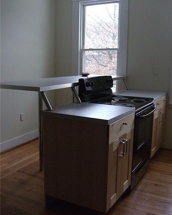 2nd image of 430 Whalley Ave APT 1