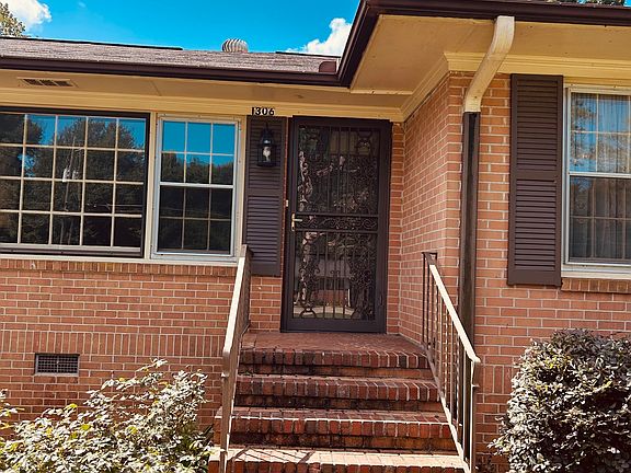 2nd image of 1306 Greenview Dr