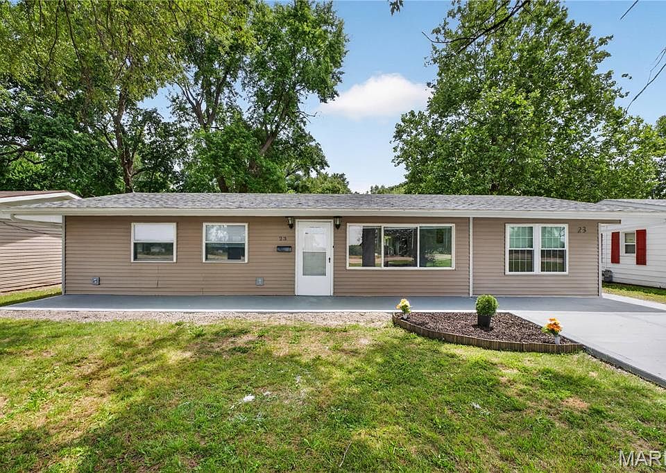 1st image of 23 Hanover Ln