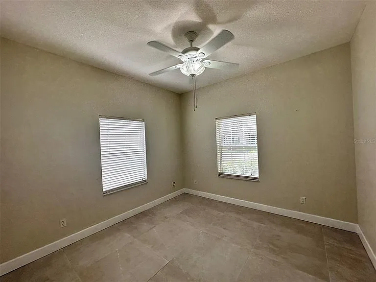 1641 Red Oak Ln — Photo 14