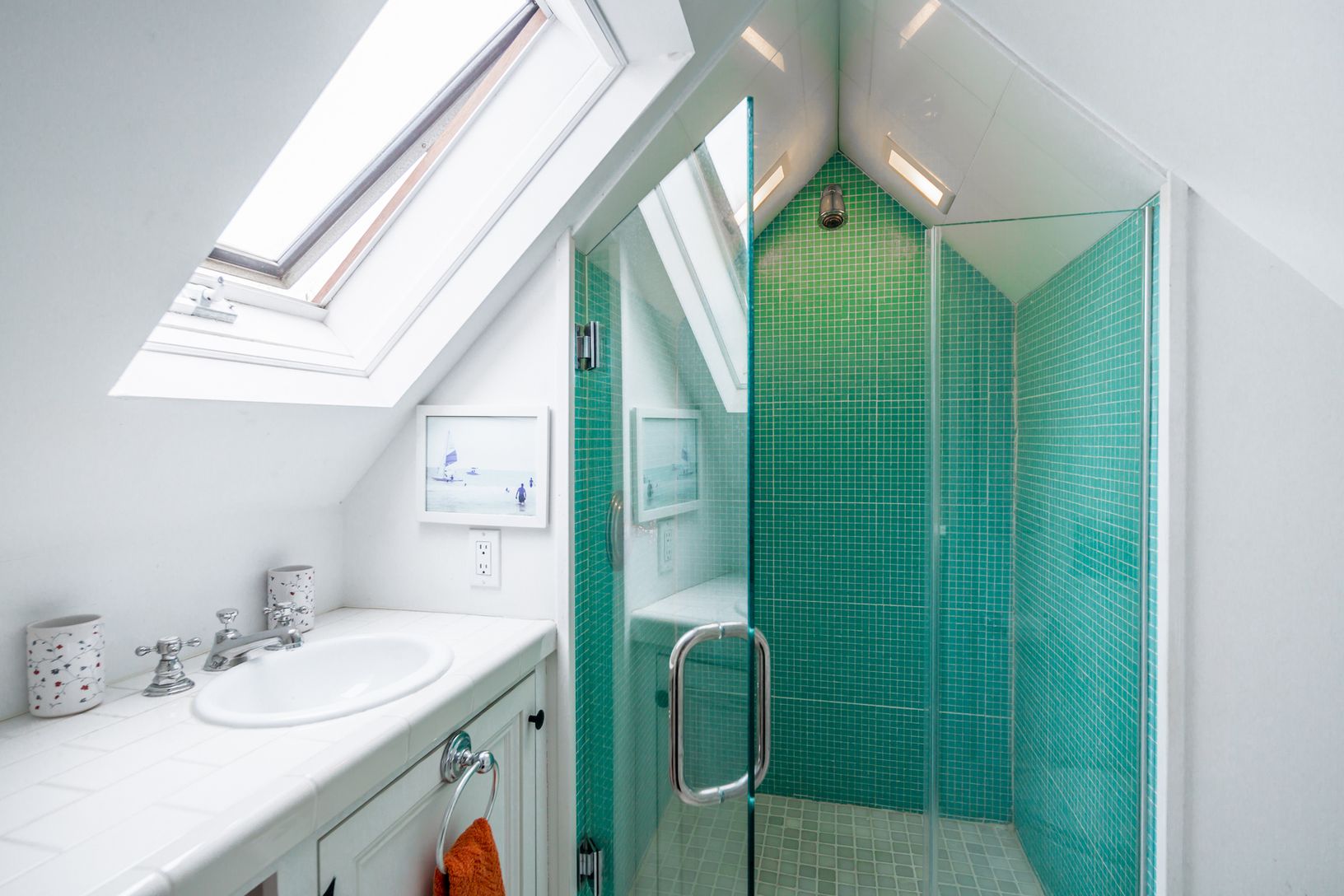  2nd floor bathroom