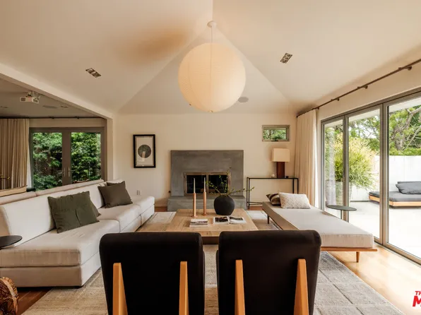 558 Stassi Ln, Santa Monica, CA 90402