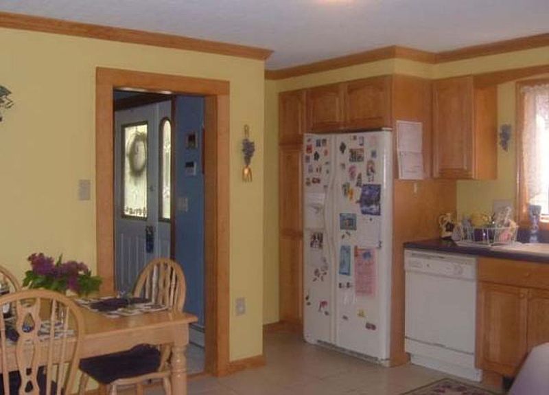 5th image of 105 MAPLE Lane
