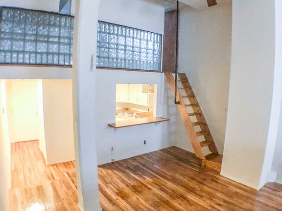 4th image of 110 E 13th St APT 3C
