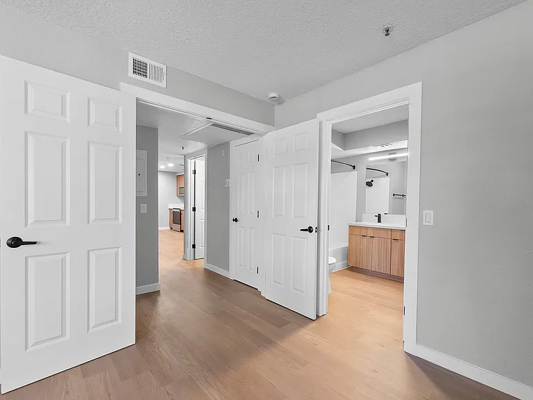 Crestwood Apartment Homes — Photo 6