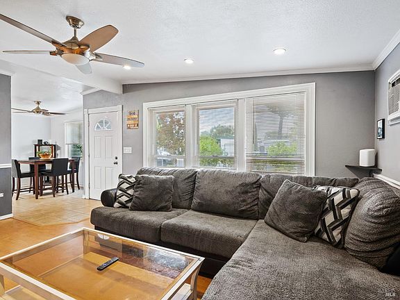 4th image of 247 Garrett Drive