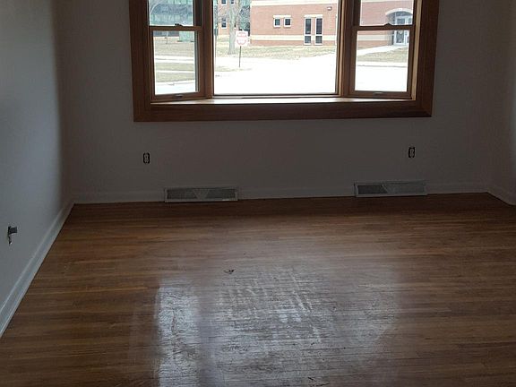 2nd image of 143 Illinois Ave