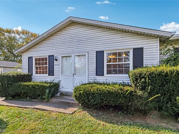 3rd image of 215 Meadows Dr