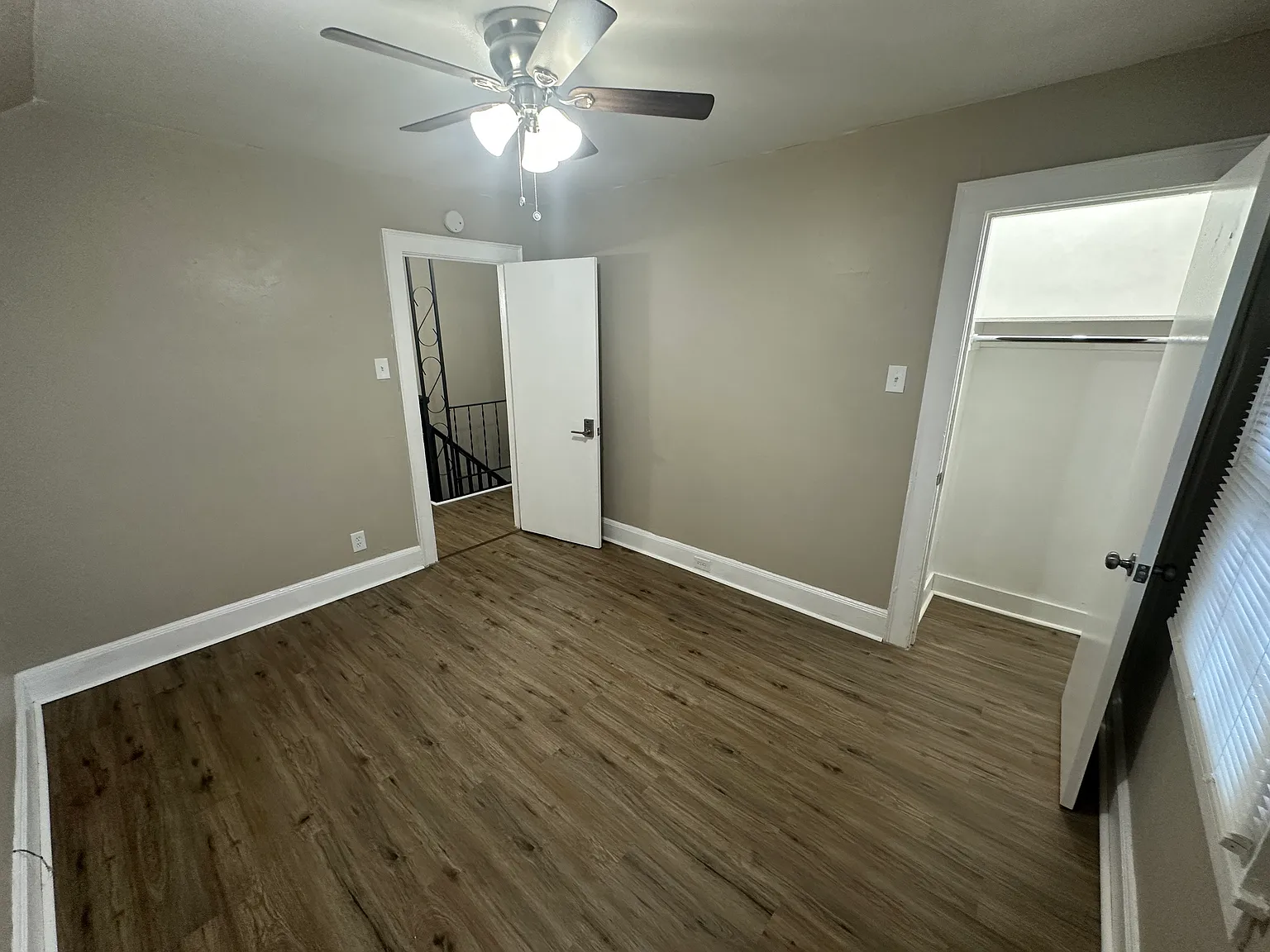 2 bed, 1.5 bath, 1050 sqft, $866 — Photo 3