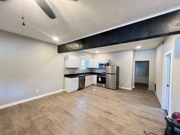 1106 W Division St #B