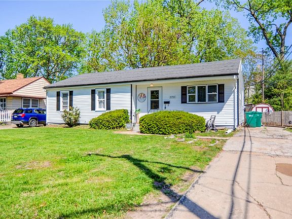 2nd image of 376 E Melrose Ct
