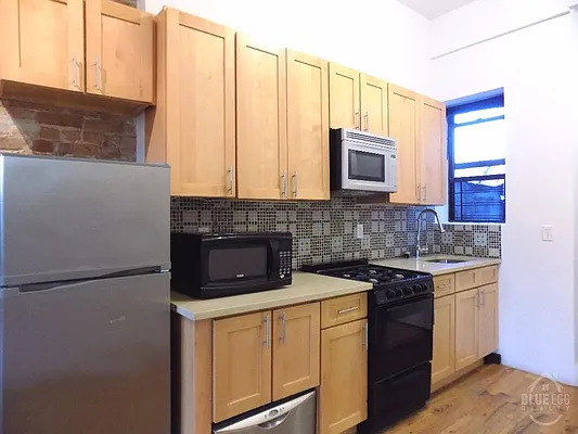 Rented by Blue Egg Realty Corp | media 26