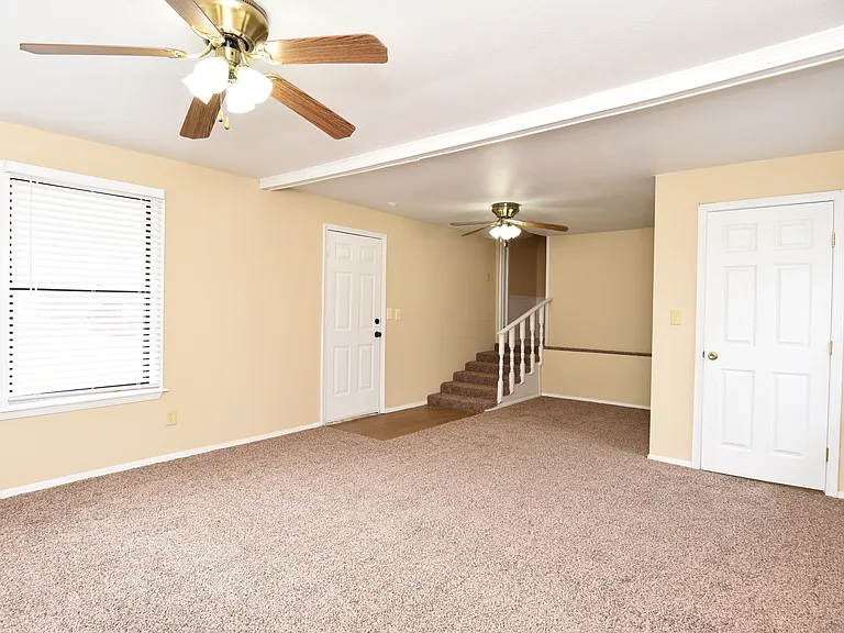 302 E Aquarium Pl — Photo 13