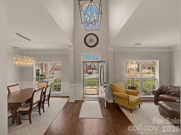 3rd image of 16214 Hollingbourne Rd