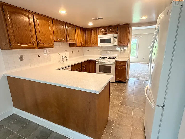 15 Treaty Dr — Photo 3