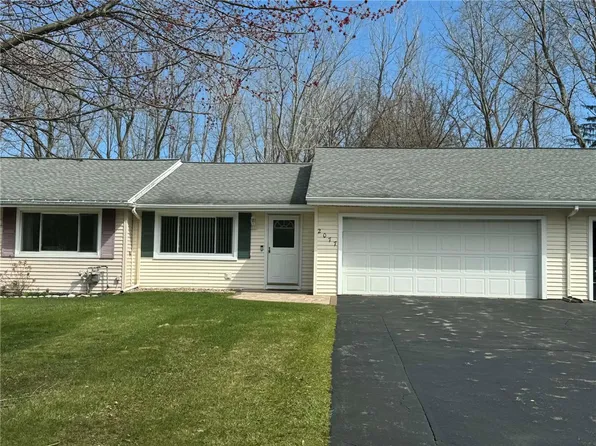 2077 Bear Creek Dr, Ontario, NY 14519