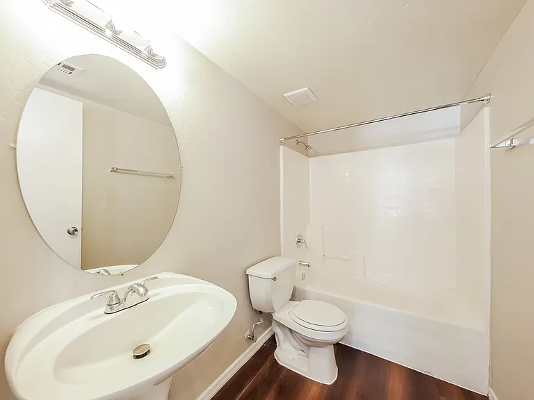 10457 W Oregon Ave — Photo 14